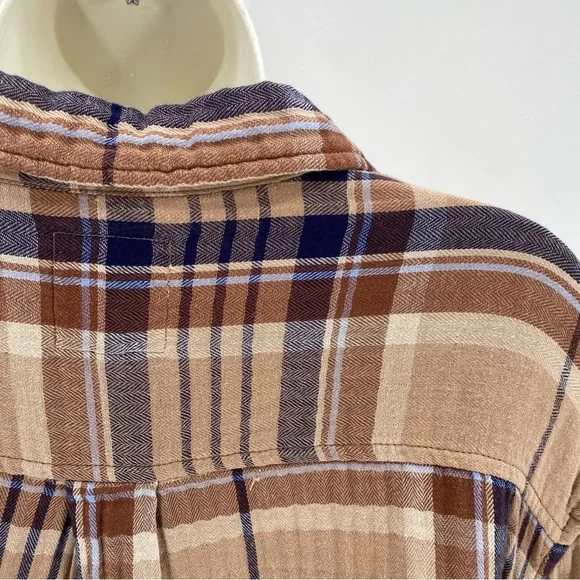 Aerie tan & navy blue plaid flannel shirt - Picture 6 of 10